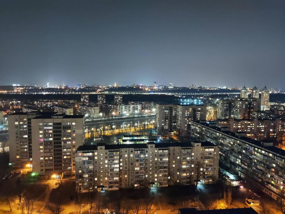 Студія З Неймовірним Краєвидом Біля М Лівобережна Ліфт Інтернет Працює Kiev Esterno foto
