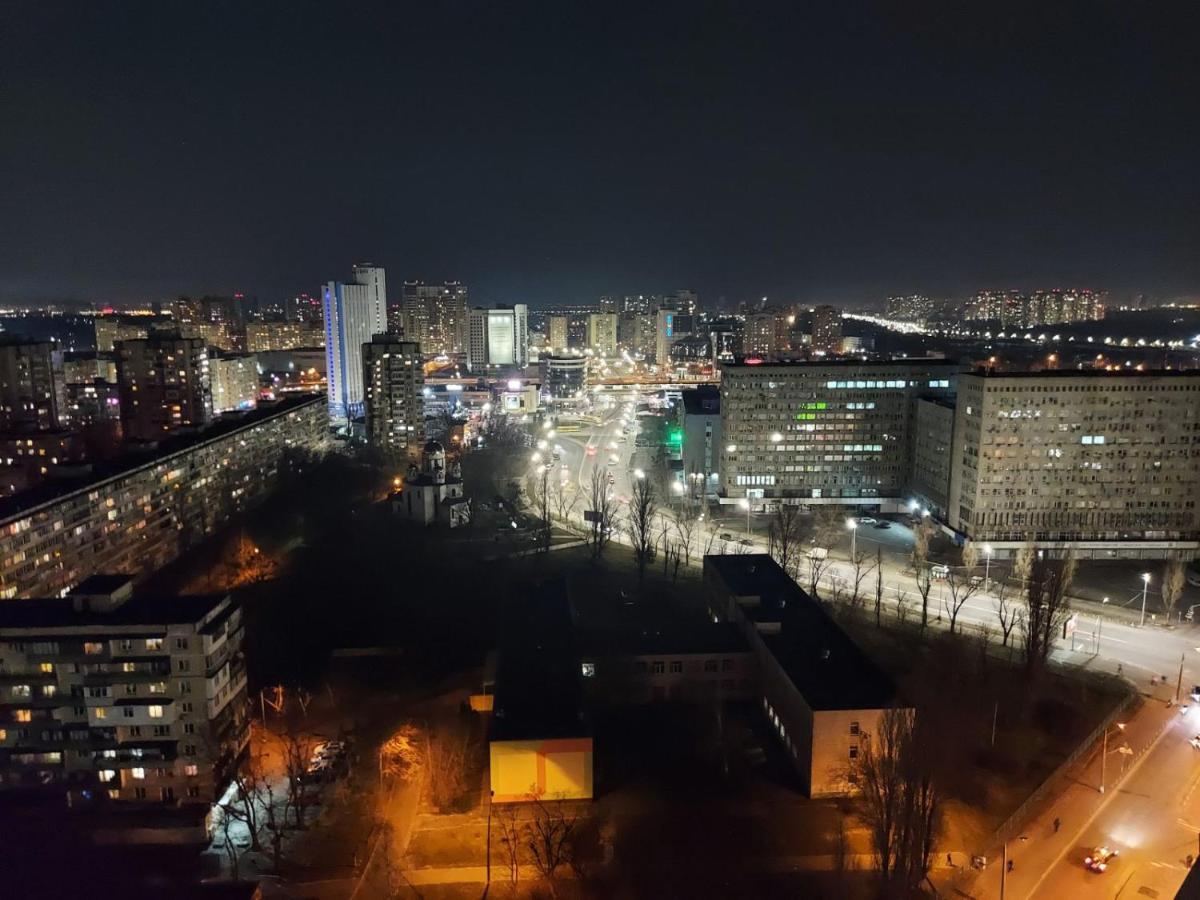 Студія З Неймовірним Краєвидом Біля М Лівобережна Ліфт Інтернет Працює Kiev Esterno foto
